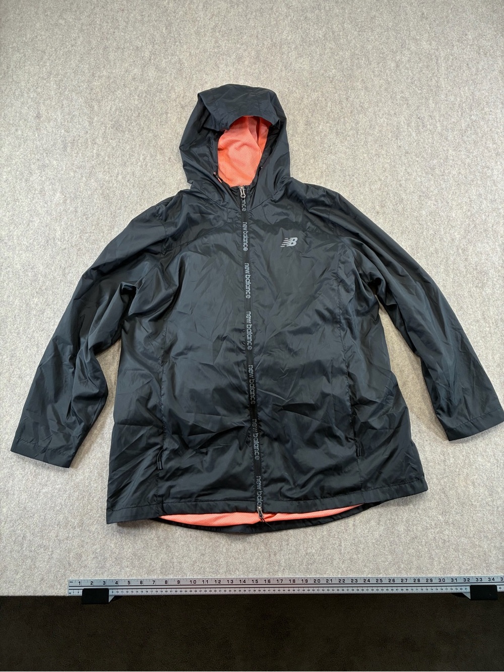 New Balance Women’s Hooded Full Zip Lightweight Polyester Windbreaker Jacket 2XL